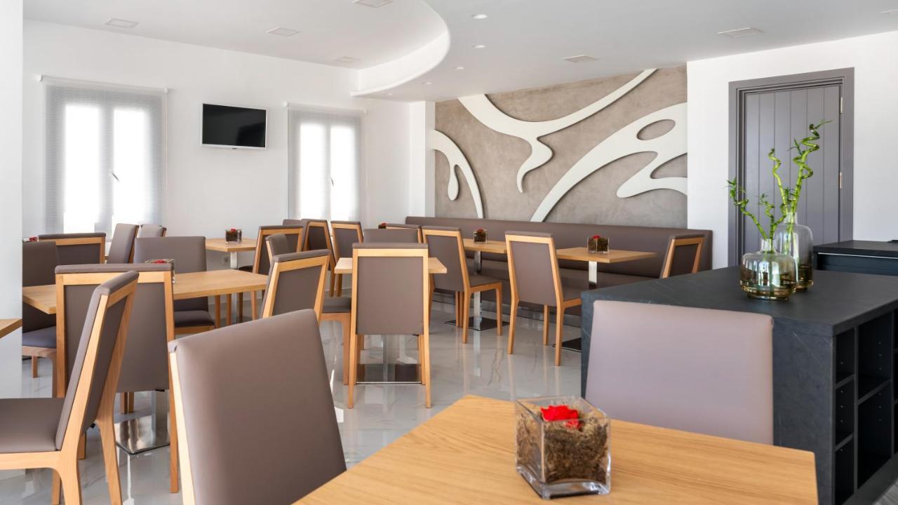 Otel Deluxe Santorini Fira (Santorini)