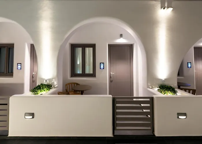 Deluxe Hotel Santorini