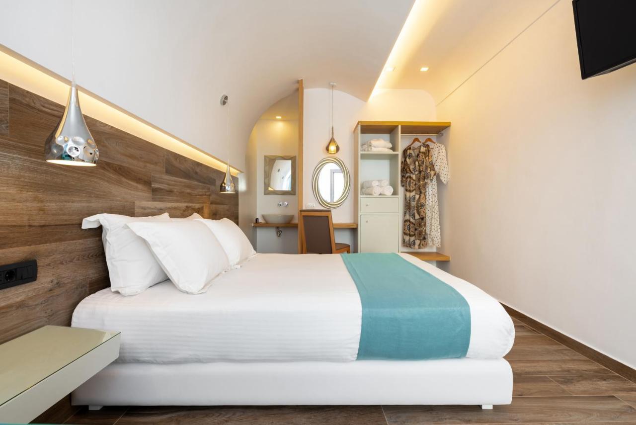 Deluxe Rest Boutique 4* Fira (Santorini)