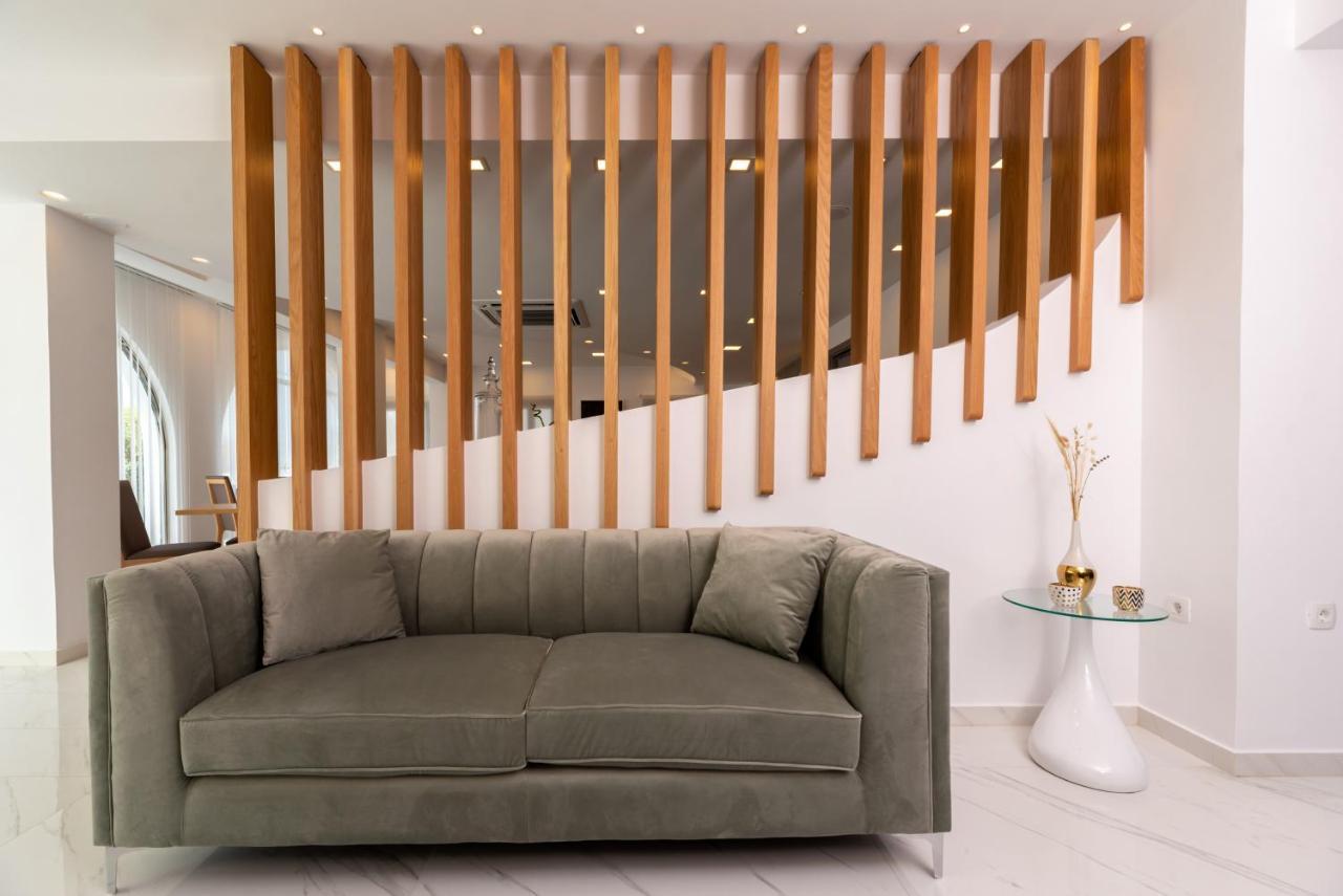 Deluxe Rest Boutique Hotel 4*