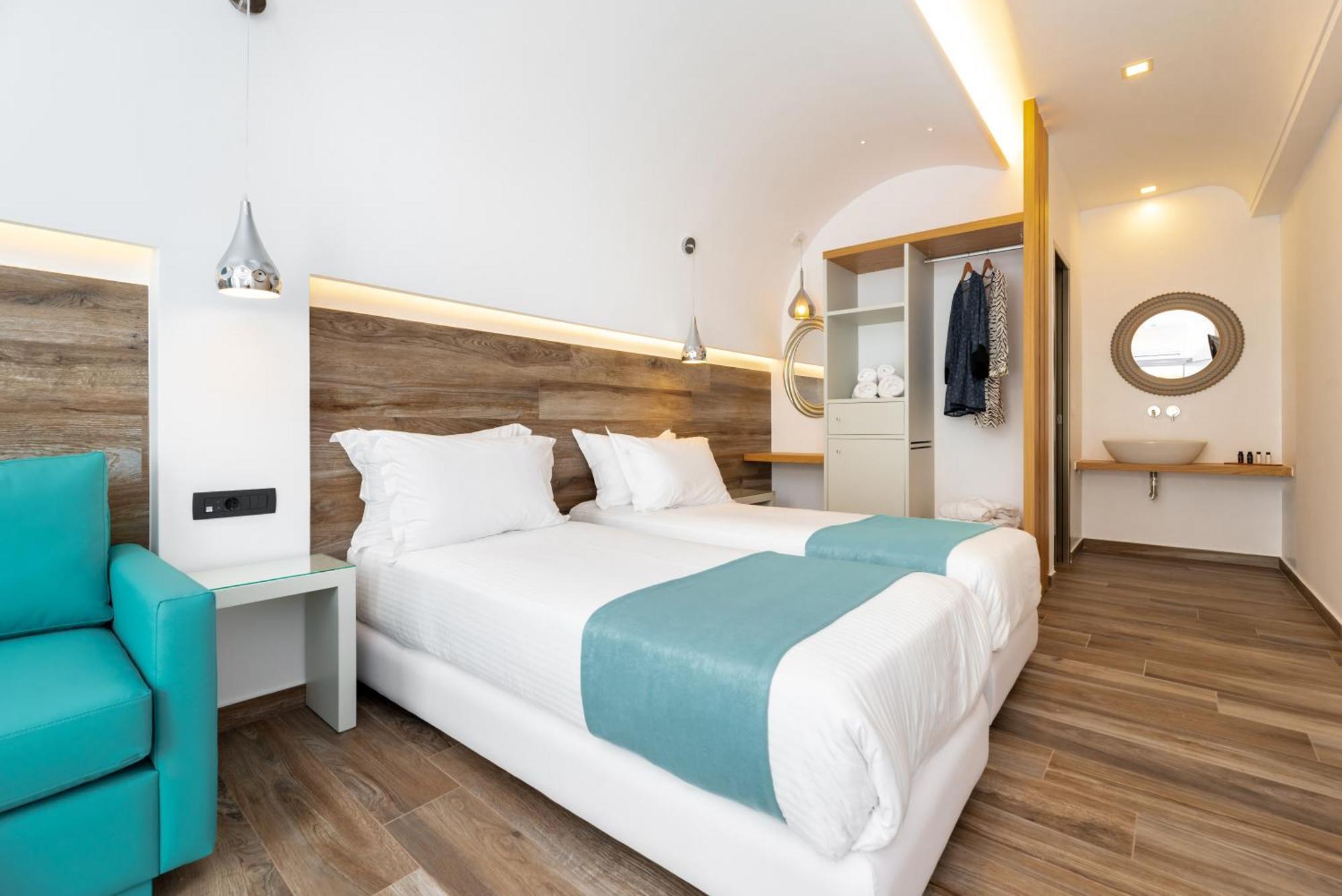 Deluxe Rest Boutique Fira (Santorini)