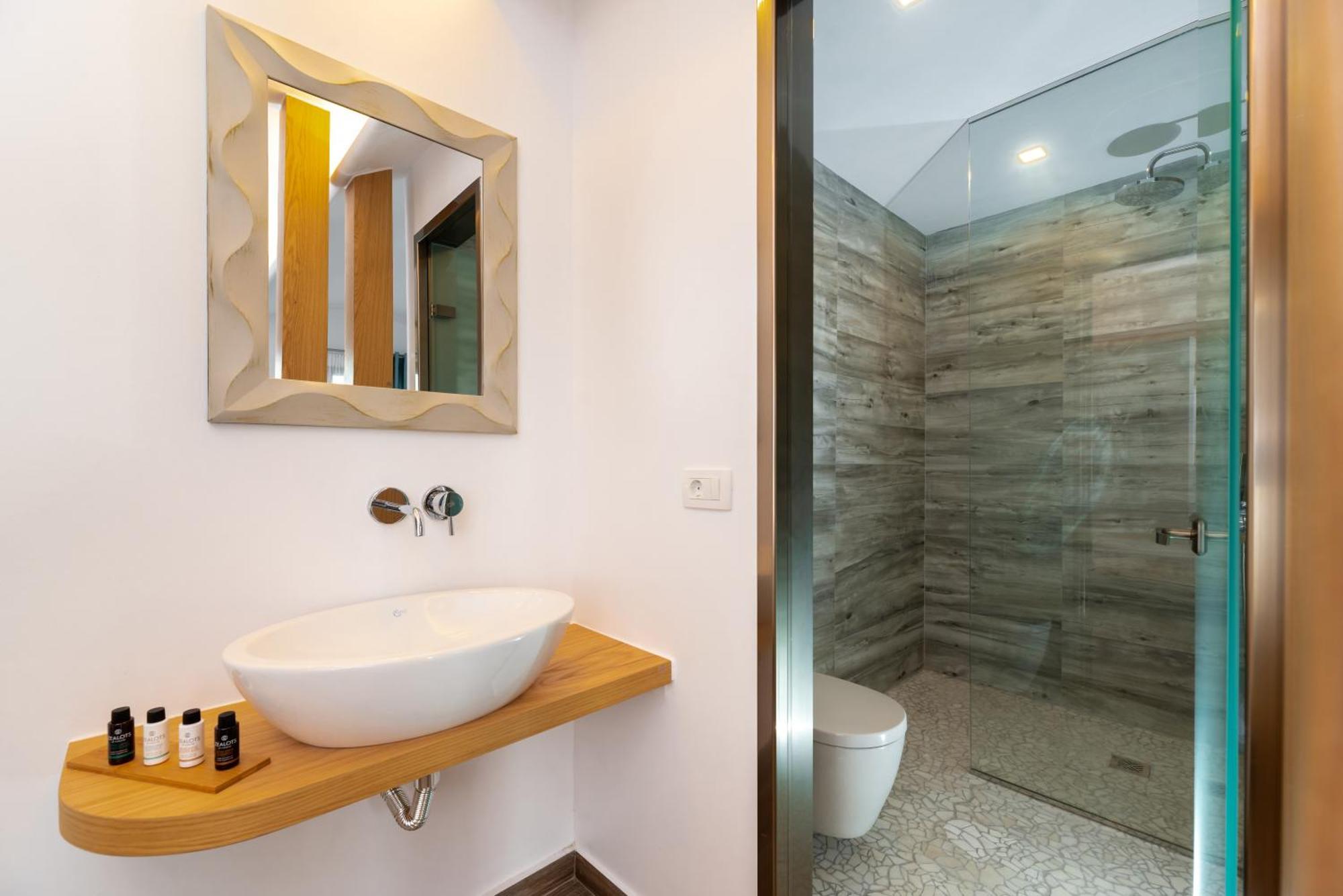 Deluxe Rest Boutique Hotel
